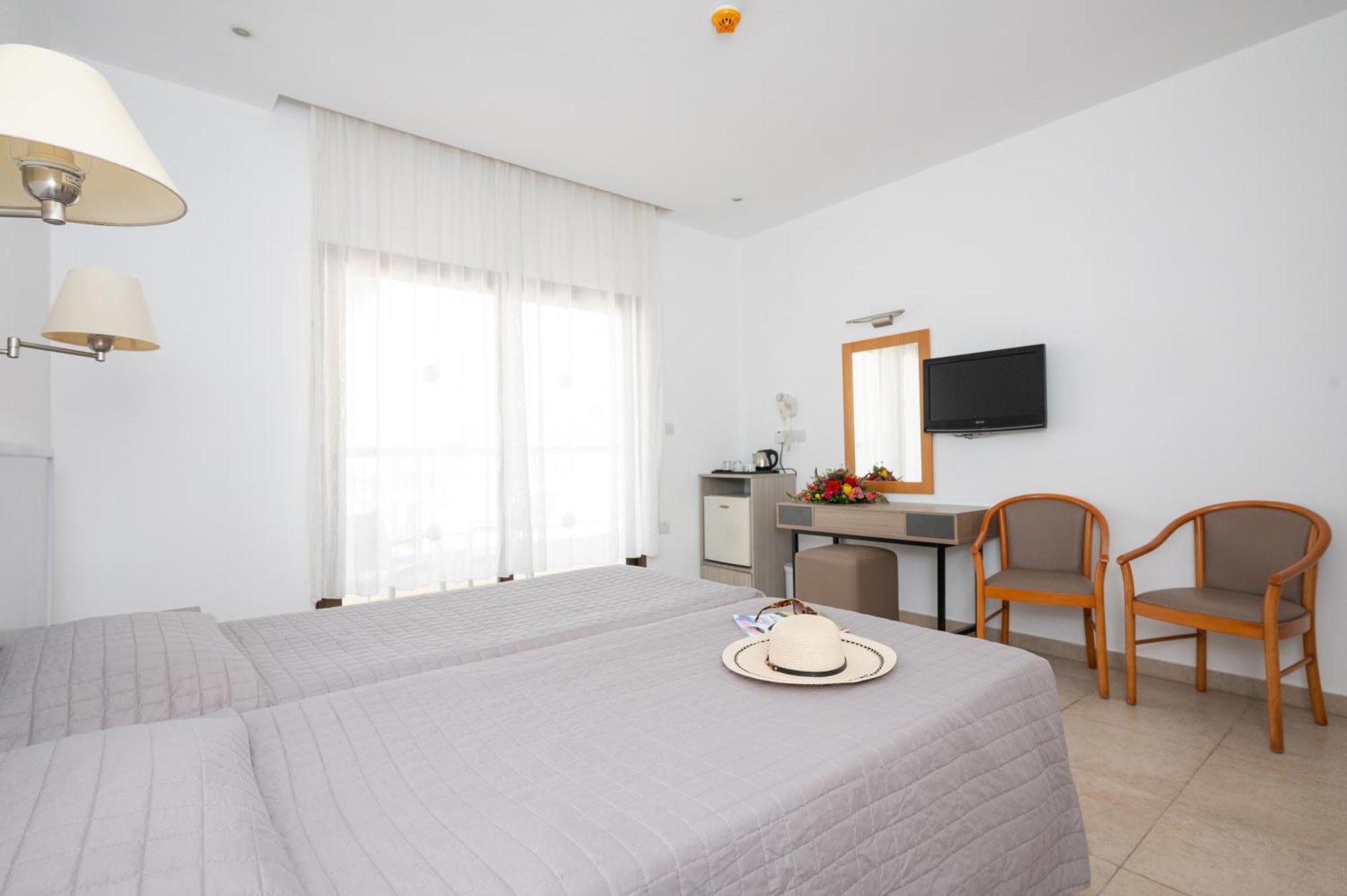 New Famagusta Hotel & Suites Ayia Napa Luaran gambar