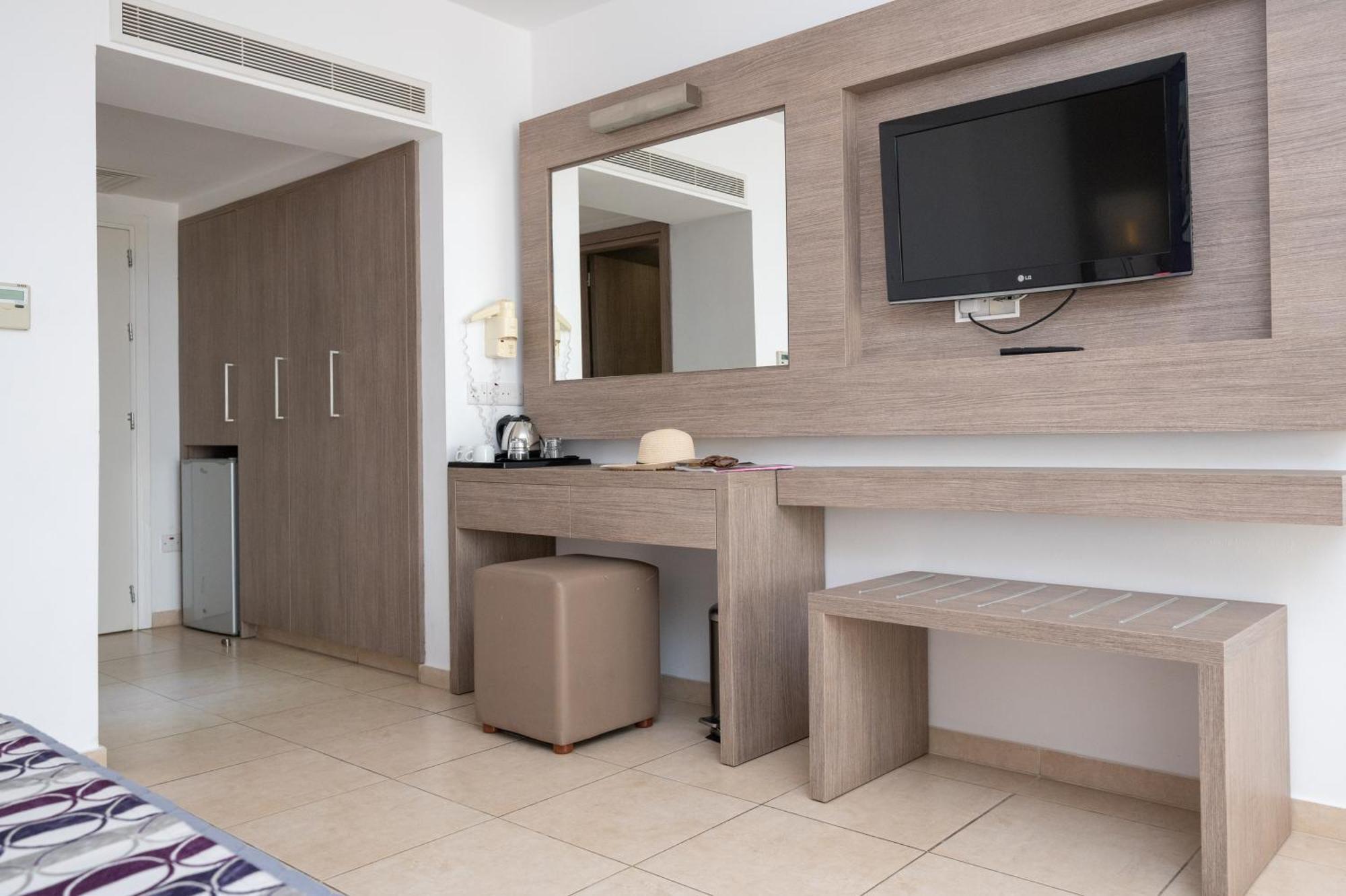 New Famagusta Hotel & Suites Ayia Napa Luaran gambar