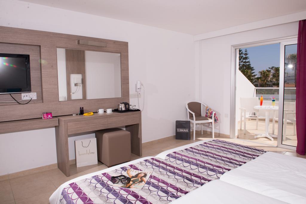 New Famagusta Hotel & Suites Ayia Napa Bilik gambar